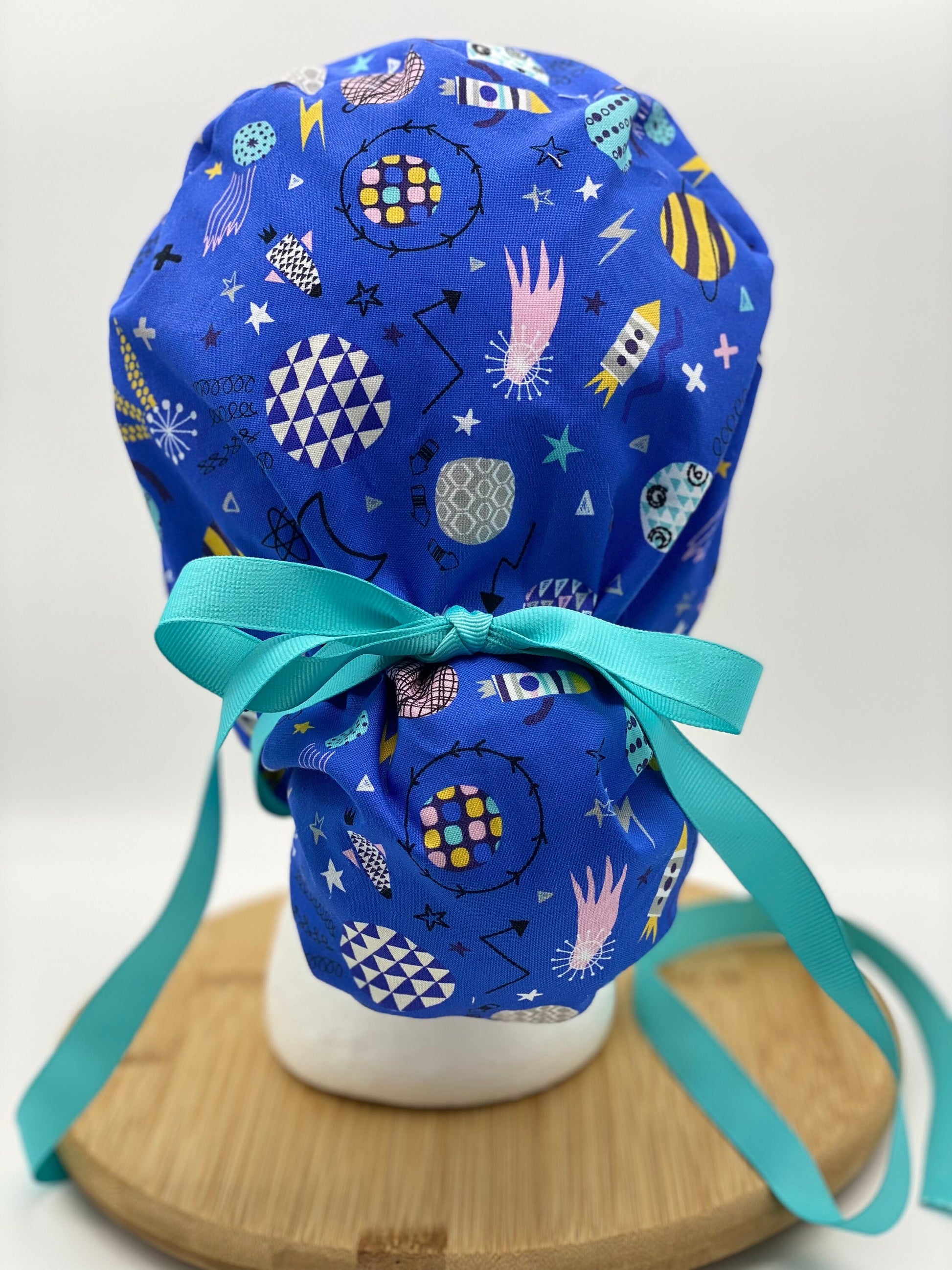 Blue space print scrub cap, scrub cap planets, scrub hat outer space, space ship scrub hat, Bonnet Head Designs