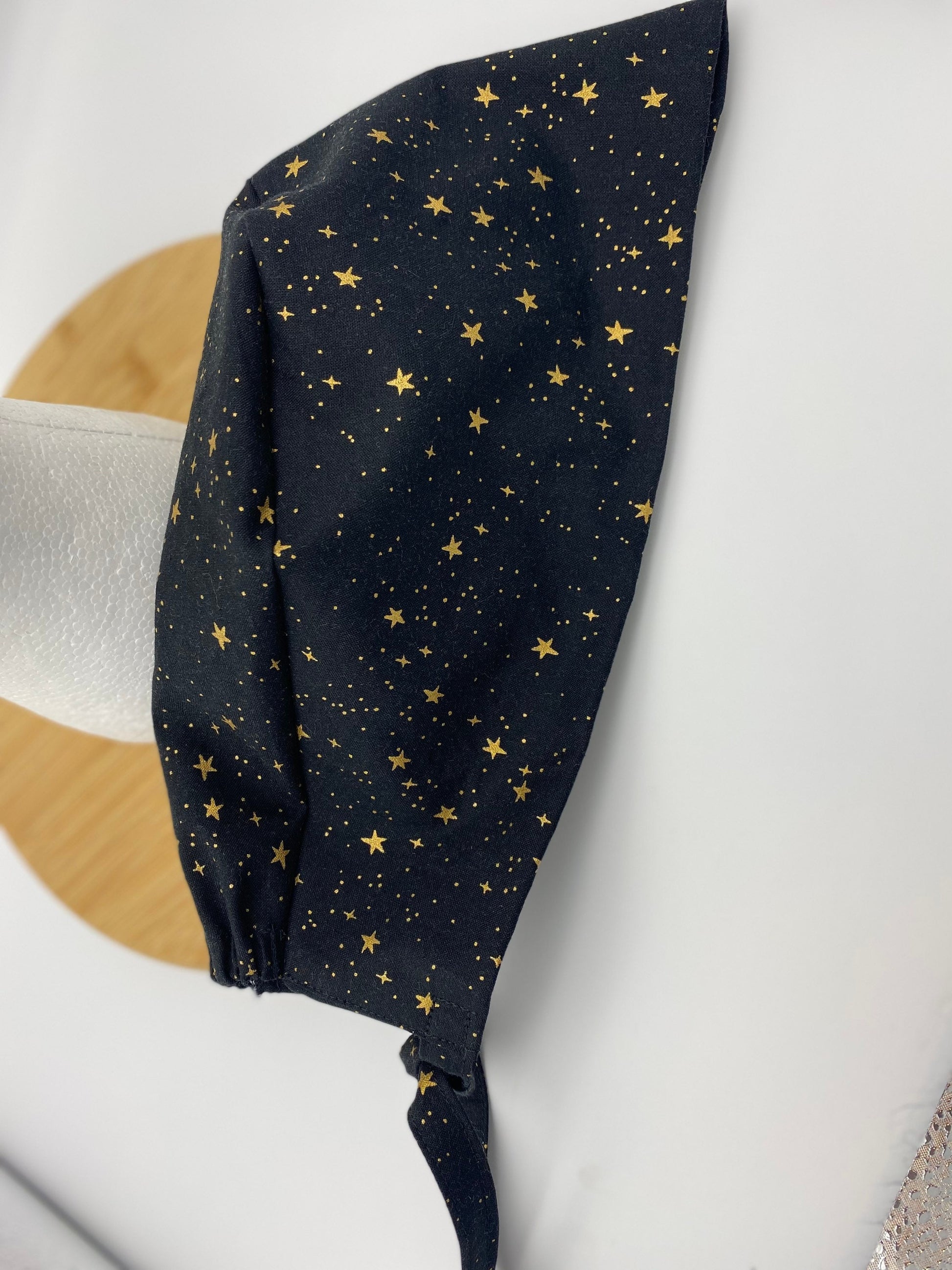 Black Primavera Stars Scrub Cap for Men Women Short Hair Scrub Hat with Gold Accent
