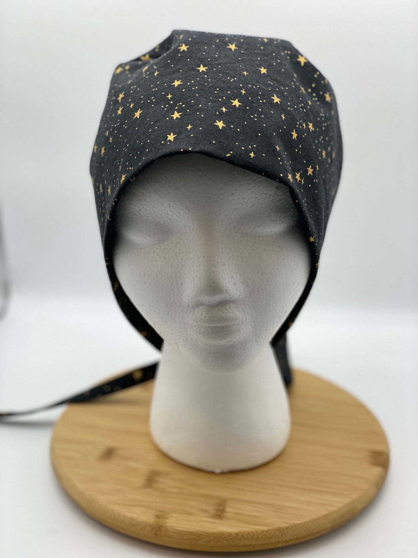 Men’s black primavera stars scrub cap, unisex scrub cap black stars, short hair scrub hat black and gold, Bonnet Head Designs