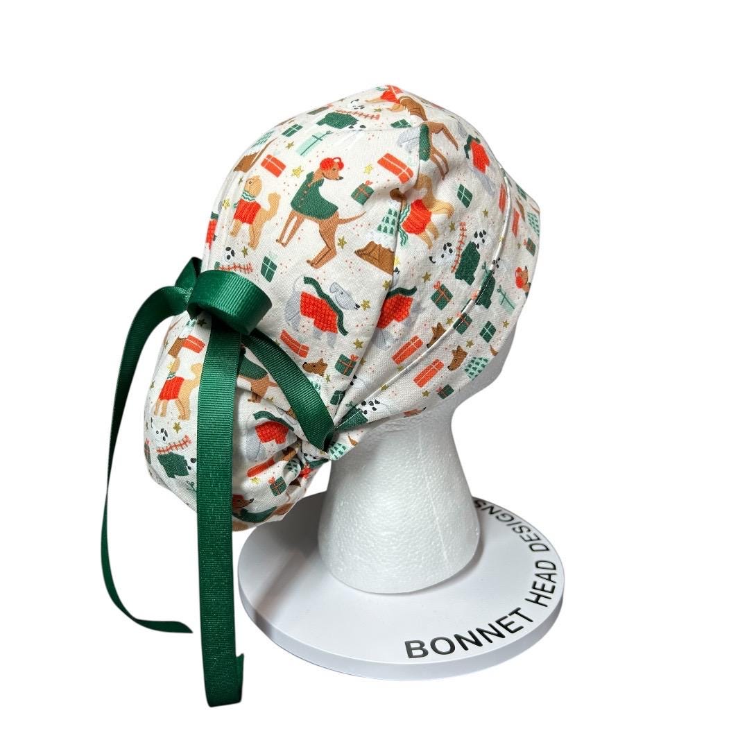 Christmas Dogs Ponytail Scrub Cap: 'Merry Pawmas' Cream Fabric