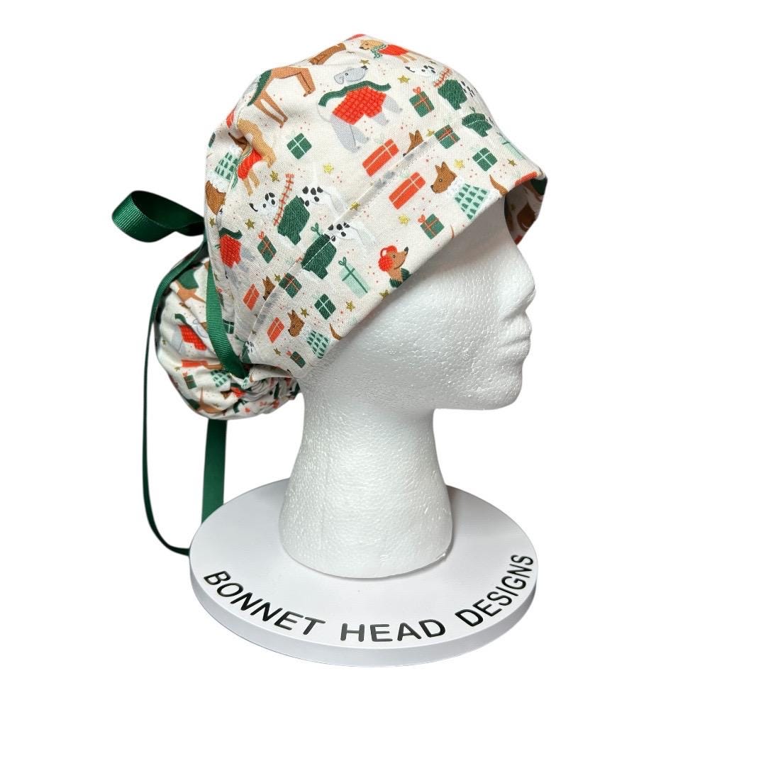 Christmas Dogs Ponytail Scrub Cap: 'Merry Pawmas' Cream Fabric