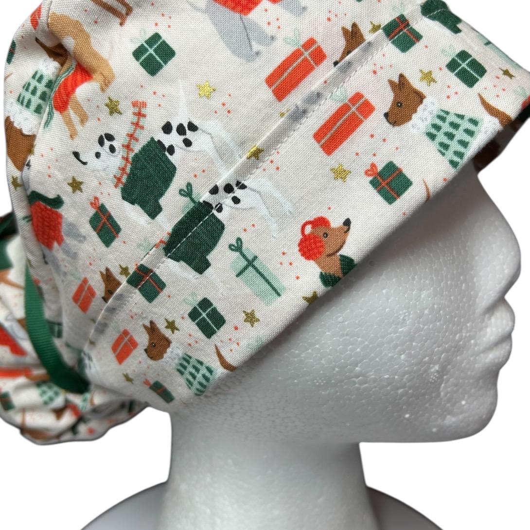 Christmas Dogs Ponytail Scrub Cap: 'Merry Pawmas' Cream Fabric